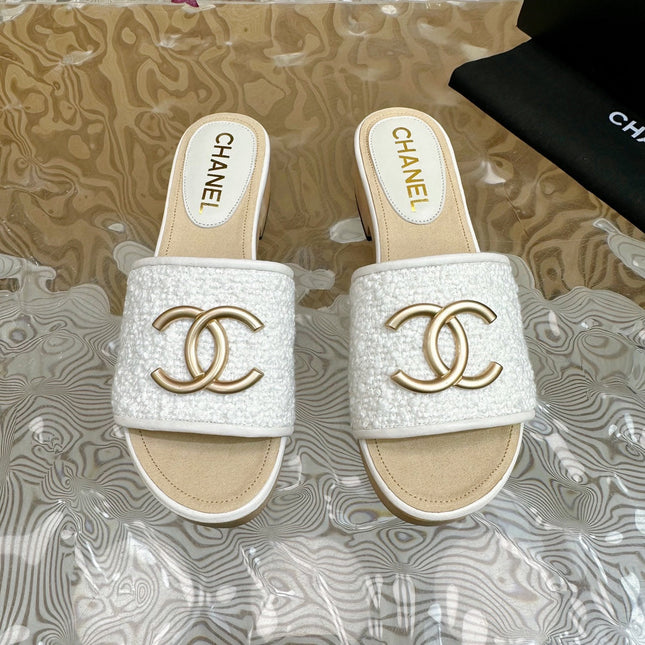 PLATFORM SLIPPERS IN WHITE TWEED AND LAMBSKIN