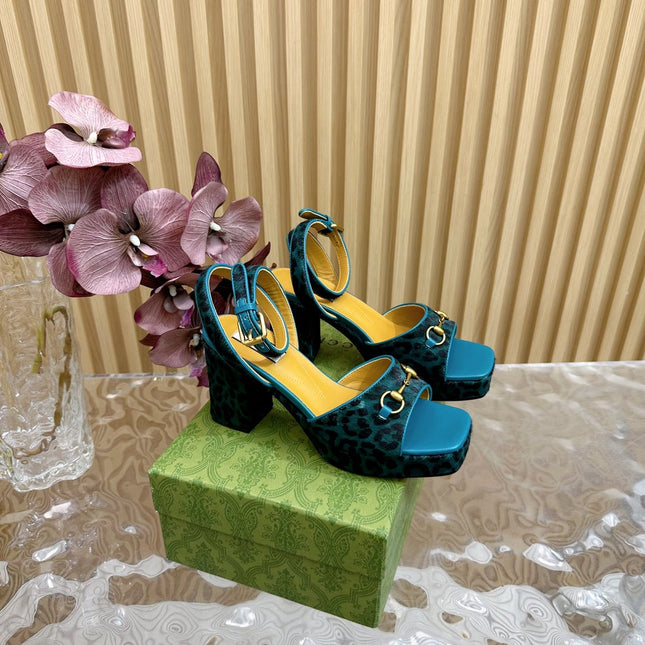 HORSEBIT HIGH-HEEL SANDAL WITH LEOPARD PRINT IN TURQUOISE VELVET AND CALFSKIN LINING