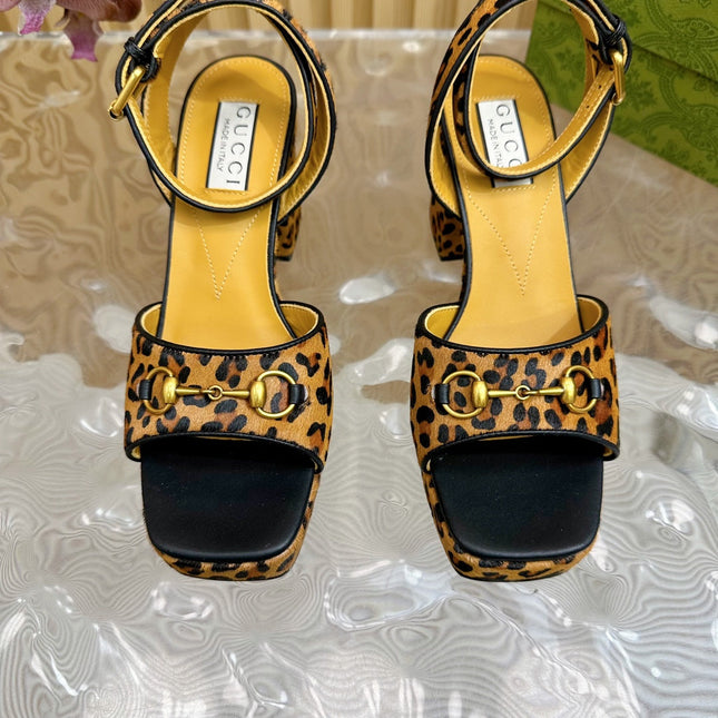 HORSEBIT HIGH-HEEL SANDAL WITH LEOPARD PRINT IN PEANUT BROWN VELVET AND CALFSKIN LINING