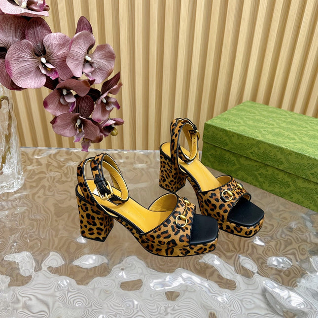 HORSEBIT HIGH-HEEL SANDAL WITH LEOPARD PRINT IN PEANUT BROWN VELVET AND CALFSKIN LINING