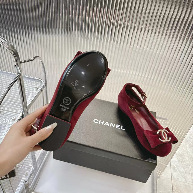 BOW MARY JANE SHOES IN GARNET RED VELVET