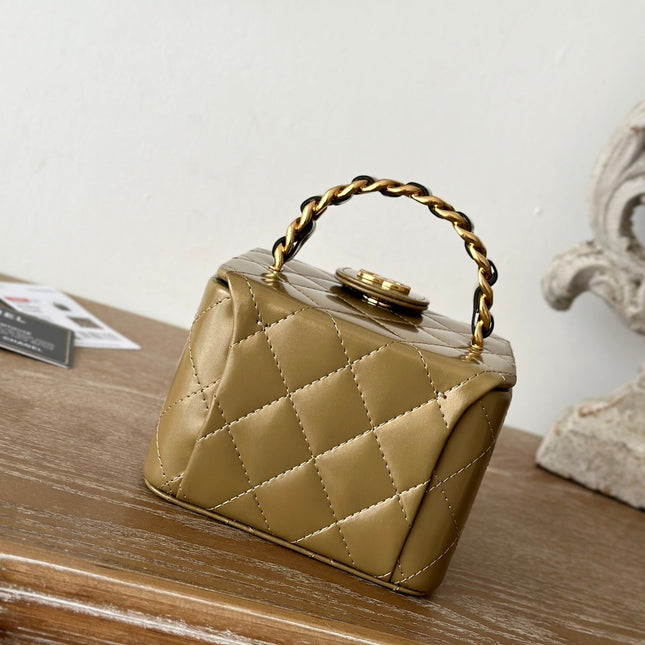 MINI VINTAGE COSMETIC BAG 11 IN CAPE PALLISER SHINY CALFSKIN GOLD HARDWARE
