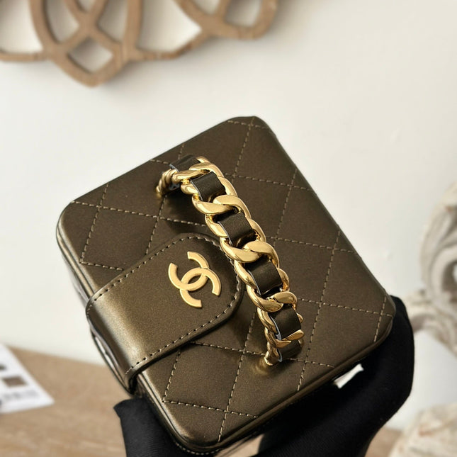 MINI VINTAGE COSMETIC BAG 11 IN MIKADO SHINY CALFSKIN GOLD HARDWARE