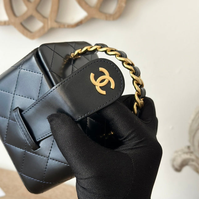MINI VINTAGE COSMETIC BAG 11 IN BLACK SHINY CALFSKIN GOLD HARDWARE