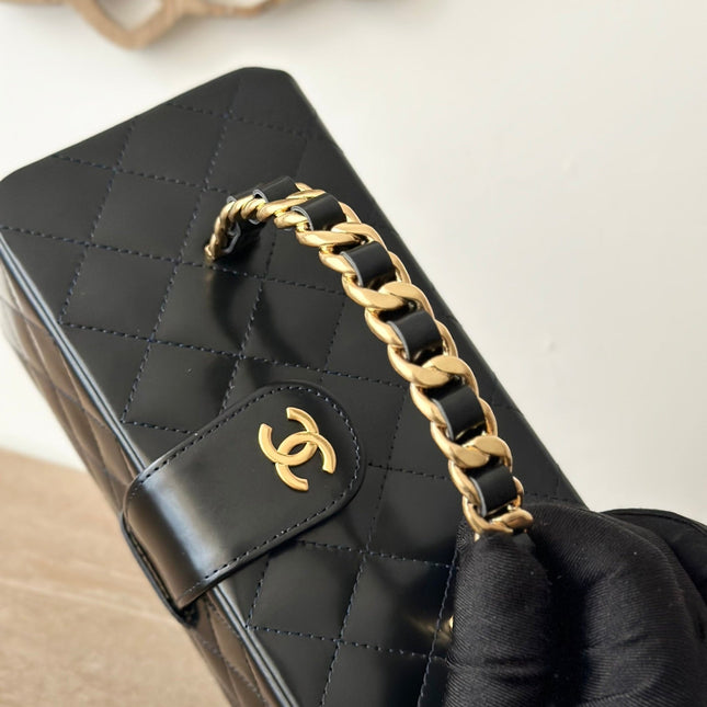 VINTAGE COSMETIC BAG 22 IN BLACK SHINY CALFSKIN GOLD HARDWARE