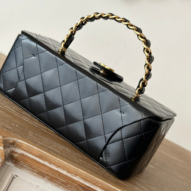 VINTAGE COSMETIC BAG 22 IN BLACK SHINY CALFSKIN GOLD HARDWARE