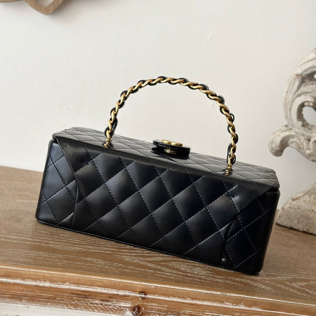 VINTAGE COSMETIC BAG 22 IN BLACK SHINY CALFSKIN GOLD HARDWARE