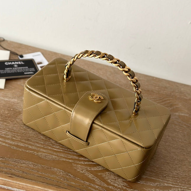 VINTAGE COSMETIC BAG 22 IN CAPE PALLISER SHINY CALFSKIN GOLD HARDWARE