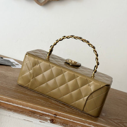 VINTAGE COSMETIC BAG 22 IN CAPE PALLISER SHINY CALFSKIN GOLD HARDWARE