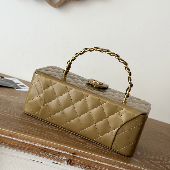 VINTAGE COSMETIC BAG 22 IN CAPE PALLISER SHINY CALFSKIN GOLD HARDWARE
