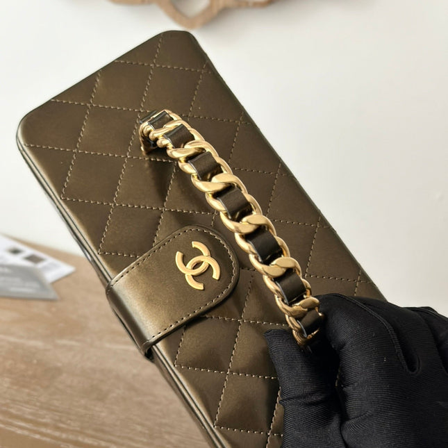VINTAGE COSMETIC BAG 22 IN MIKADO SHINY CALFSKIN GOLD HARDWARE