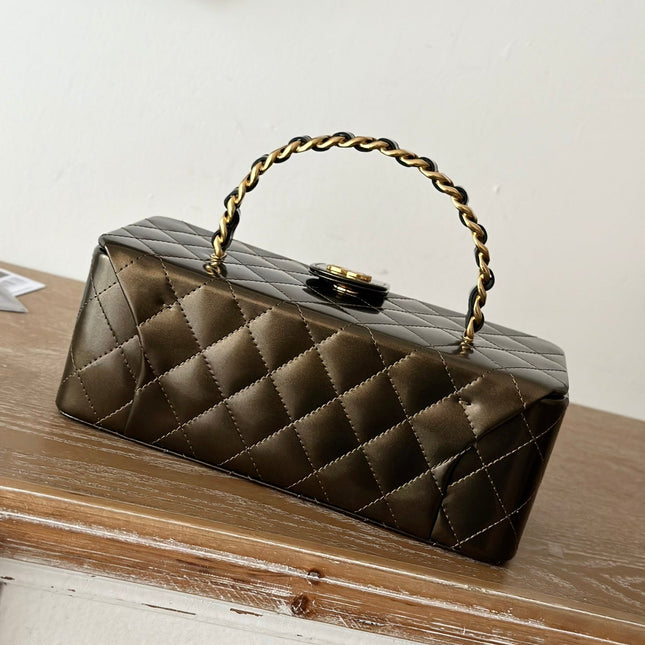 VINTAGE COSMETIC BAG 22 IN MIKADO SHINY CALFSKIN GOLD HARDWARE