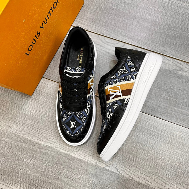 LV TRAINER IN BLACK EMBOSSED CALFSKIN AND MONOGRAM FABRIC