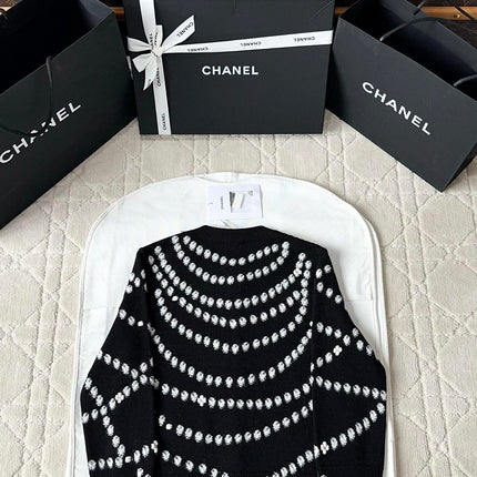 Chanel 25P Cardigan Black Mix White Cashmere 237301