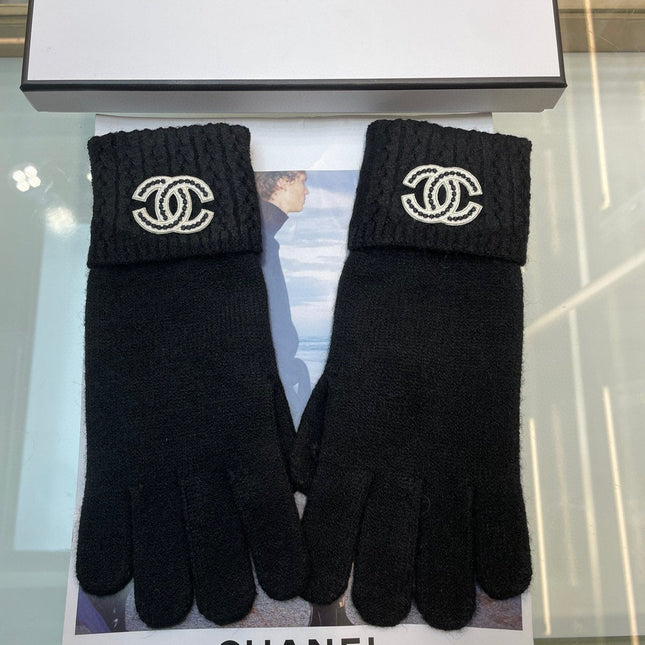 GLOVES IN BLACK CASHMERE WITH WHITE LOGO 405907