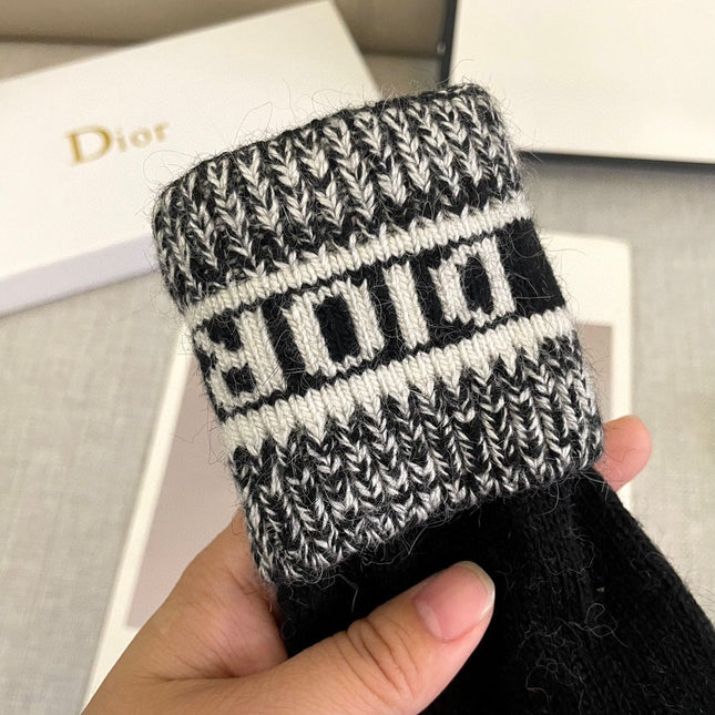 KNITTED GLOVES IN BLACK MIX WHITE WOOL 449712