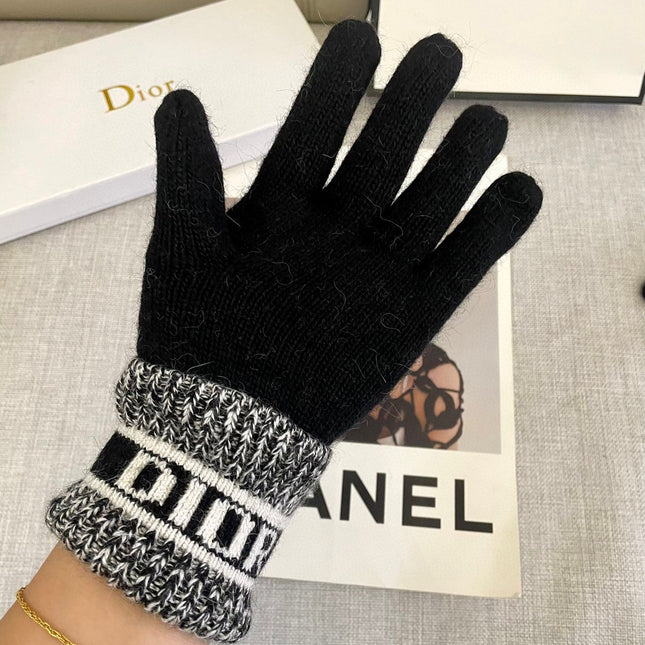 KNITTED GLOVES IN BLACK MIX WHITE WOOL 449712