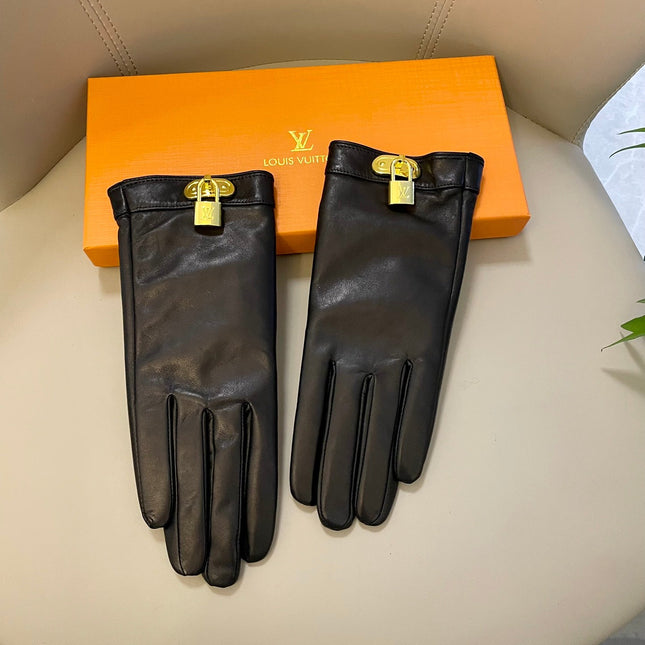 GLOVES IN BLACK LAMBSKIN WITH GOLD HARDWARE 465064