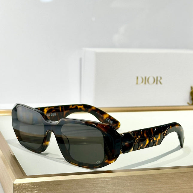 MONTAIGNE SUNGLASS LABY99.22 A3I IN ACETATE