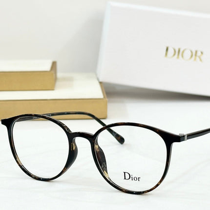 MONTAIGNE SUNGLASS CD S17F IN ACETATE