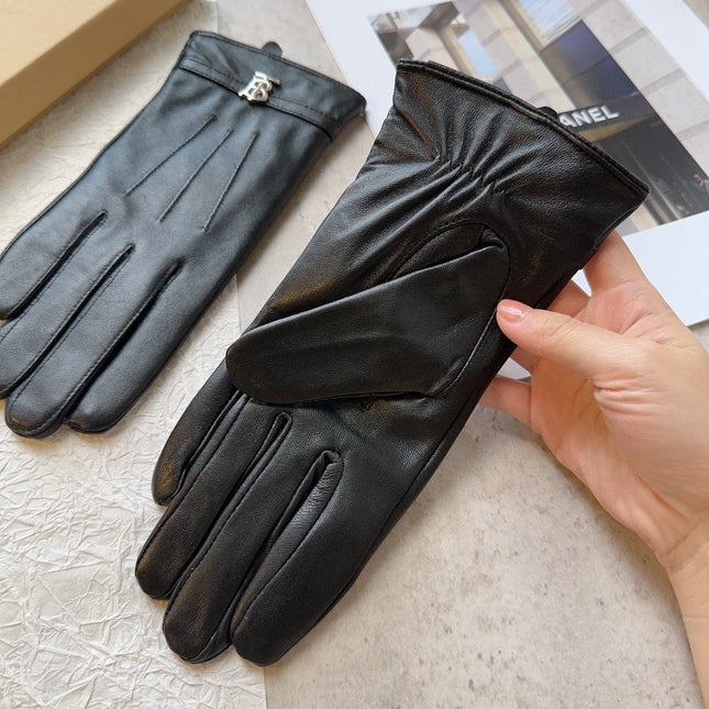 GLOVES IN BLACK LAMBSKIN 436000
