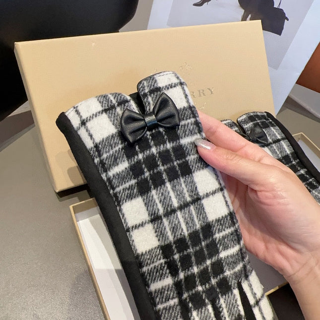 GLOVES IN BLACK WOOL WITH BOW 462284