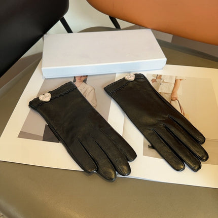 GLOVES WITH HEART ICON IN BLACK LAMBSKIN 465039