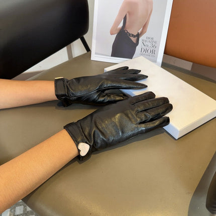 GLOVES WITH HEART ICON IN BLACK LAMBSKIN 465039
