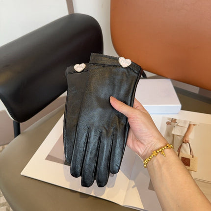 GLOVES WITH HEART ICON IN BLACK LAMBSKIN 465039