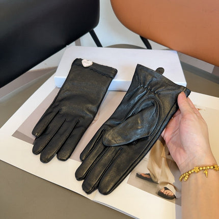 GLOVES WITH HEART ICON IN BLACK LAMBSKIN 465039