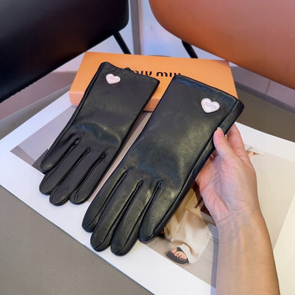 GLOVES ATTACHED HEART ICON IN BLACK LAMBSKIN 466814