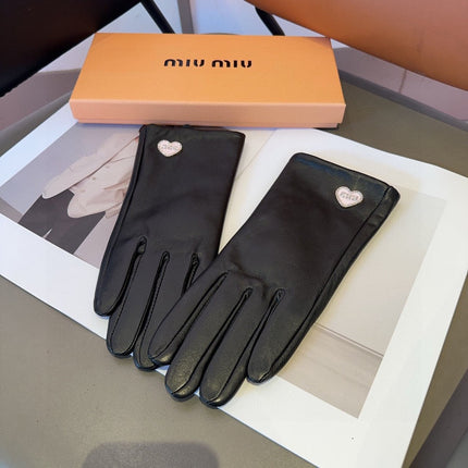 GLOVES ATTACHED HEART ICON IN BLACK LAMBSKIN 466814