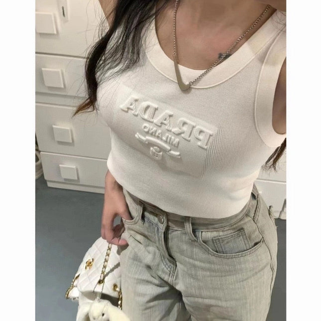 SLEEVELESS TOP 640630 IN WHITE COTTON EMBOSSED LOGO