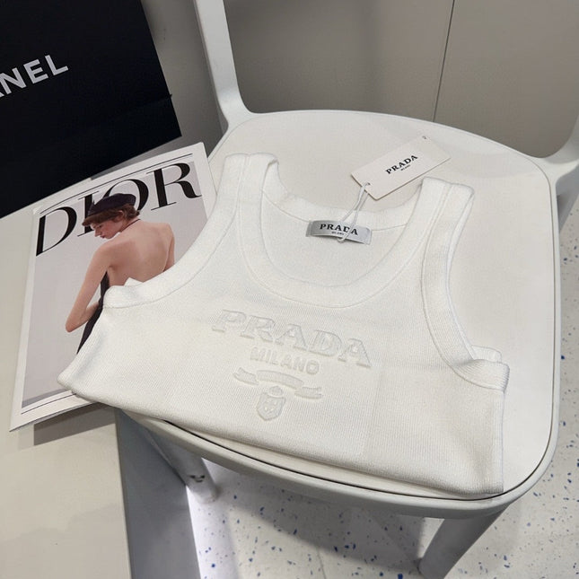 SLEEVELESS TOP 640630 IN WHITE COTTON EMBOSSED LOGO