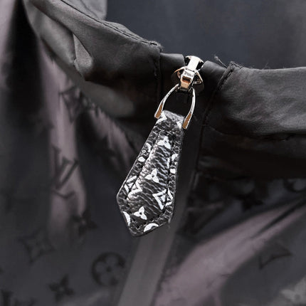 LV BLACK JACKET 239519