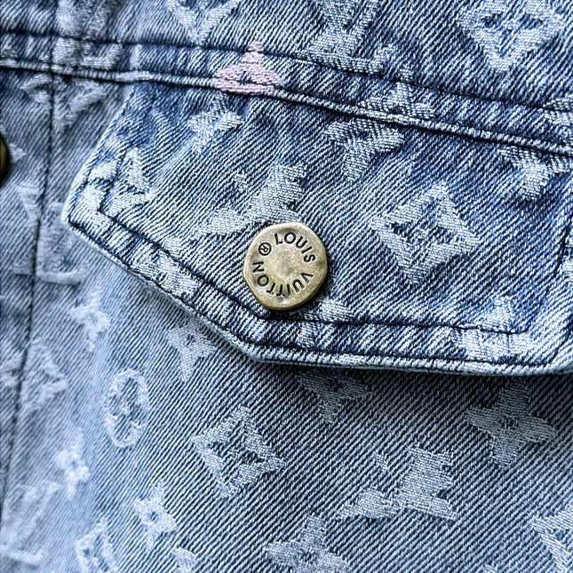 LV SHIRT JACKET IN LIGHT BLUE MONOGRAM CRAGGY DENIM 239125