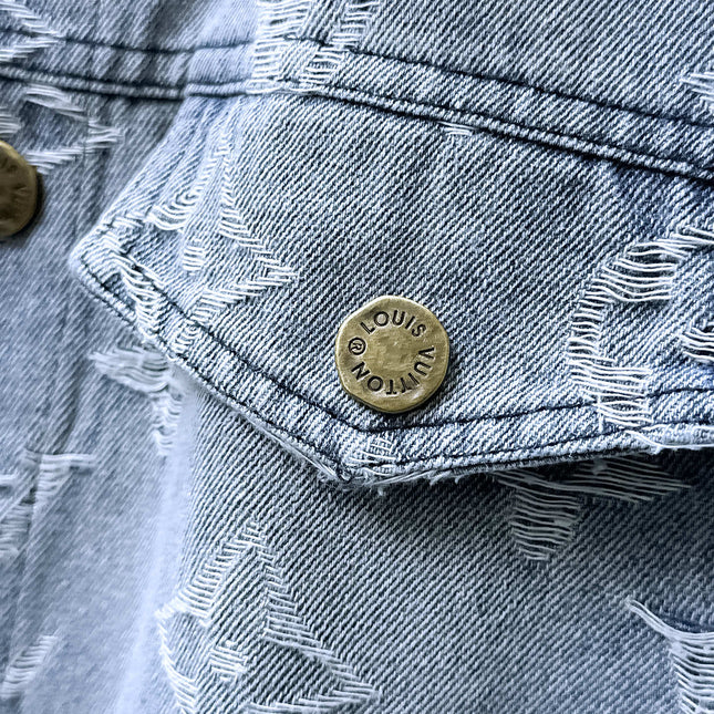 LV SHIRT JACKET IN LIGHT BLUE RIPPED MONOGRAM DENIM 239123