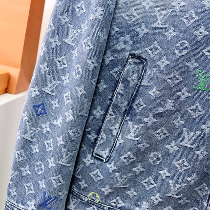 LV LIGHT BLUE DENIM JACKET 239530