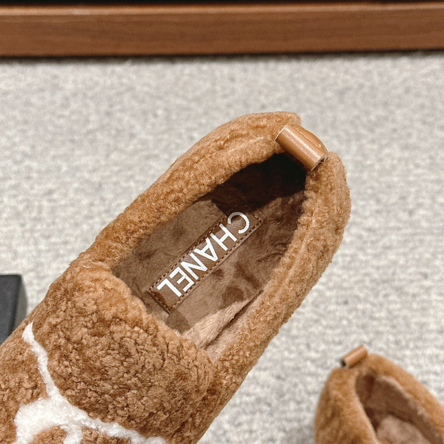 CC LOAFERS IN CINNAMON BROWN FLEECE WITH WHITE LOGO