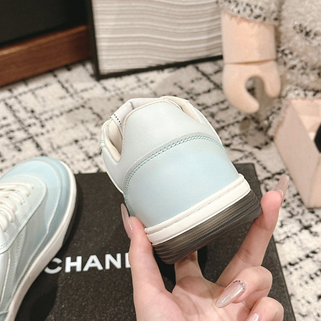 SNEAKER IN BLUE PASTEL HAND-POLISHED CALFSKIN 977829