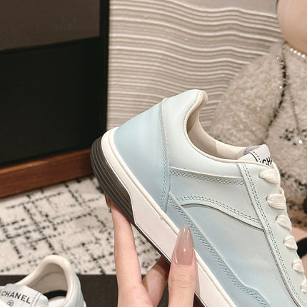 SNEAKER IN BLUE PASTEL HAND-POLISHED CALFSKIN 977829