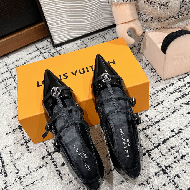 POINTED FLAT SHOES IN BLACK CALFSKIN