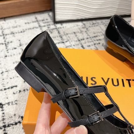 POINTED FLAT SHOES IN BLACK CALFSKIN