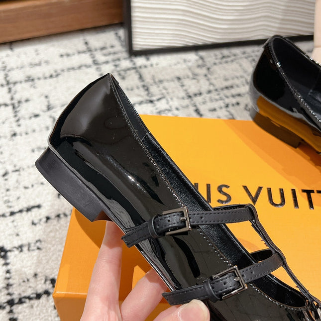 POINTED FLAT SHOES IN BLACK CALFSKIN