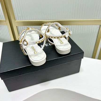 SANDALS PEARL CHAIN IN WHITE COWHIDE