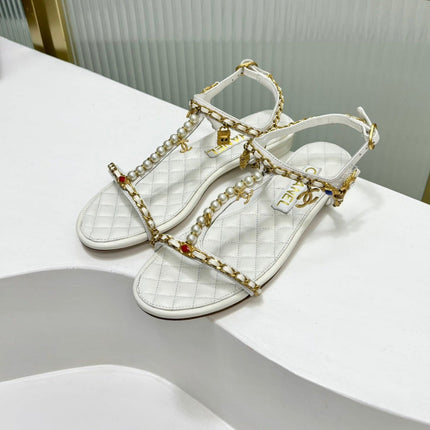 SANDALS PEARL CHAIN IN WHITE COWHIDE
