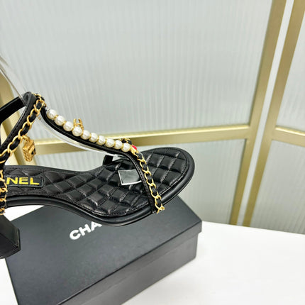 HIGH HEELS PEARL CHAIN IN BLACK COWHIDE