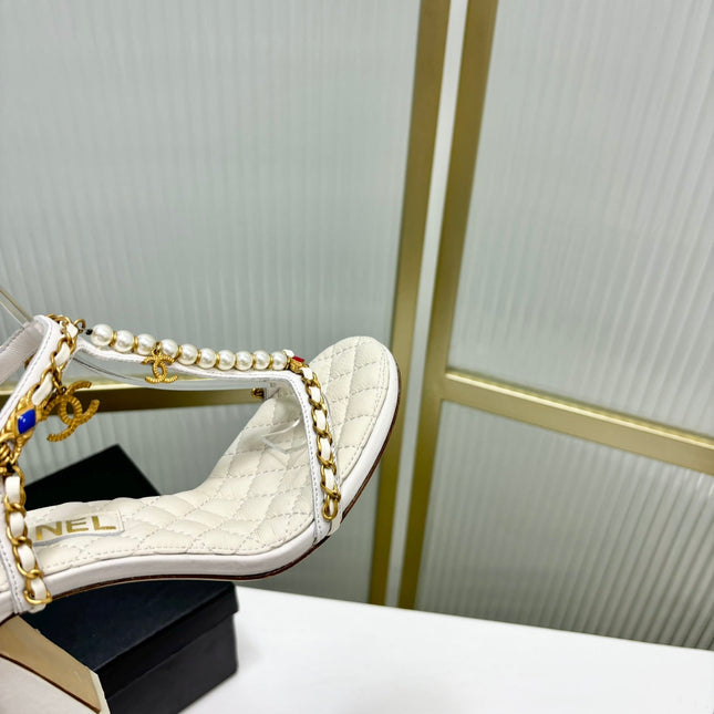 HIGH HEELS PEARL CHAIN IN WHITE COWHIDE