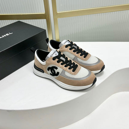 SNEAKER IN TAN BROWN SUEDE AND GREY BREATHABLE MESH