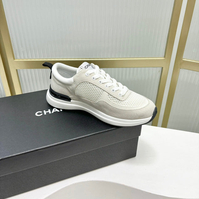 SNEAKER IN GREY SUEDE AND WHITE BREATHABLE MESH